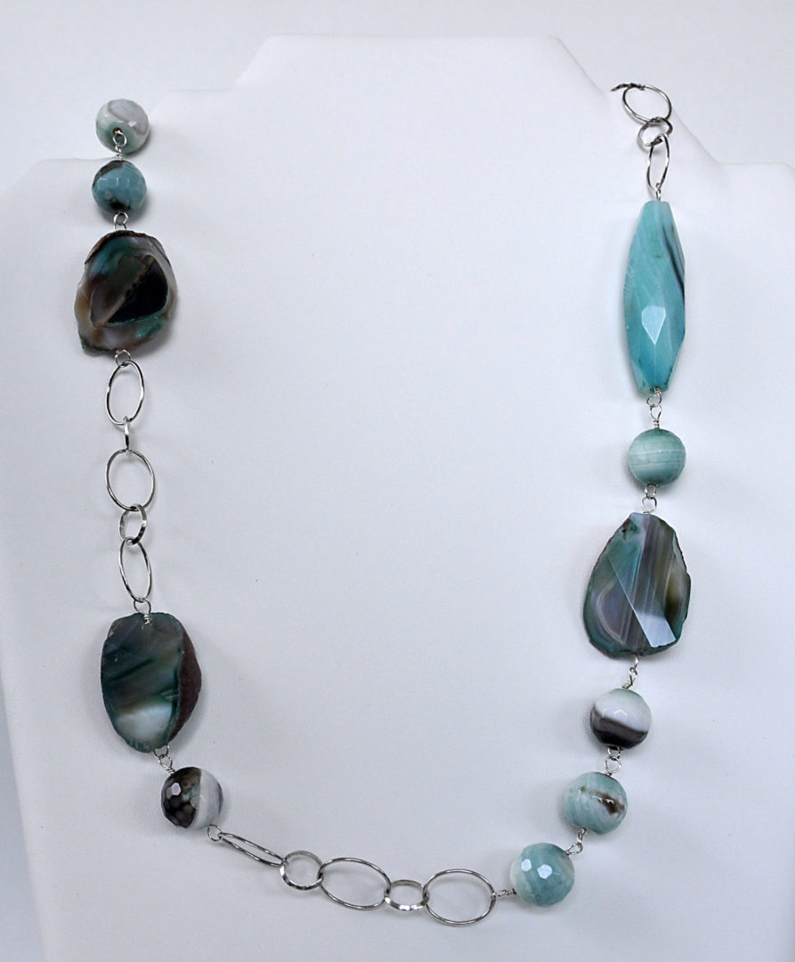 Collar Ágatas Turquesas y Cadena de Plata