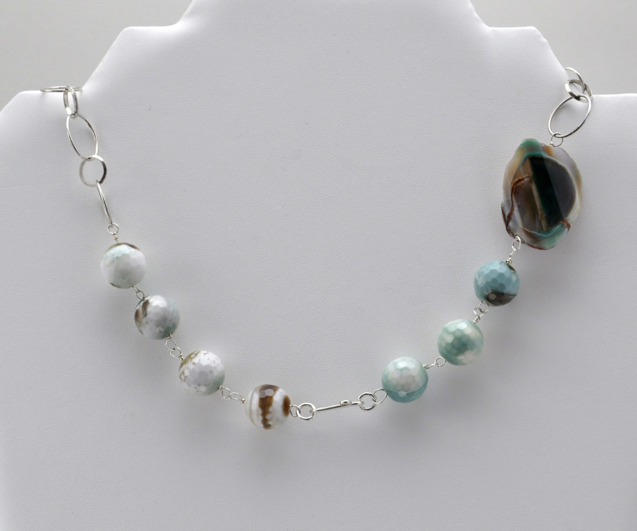 Collar Ágatas Turquesas y Cadena de Plata