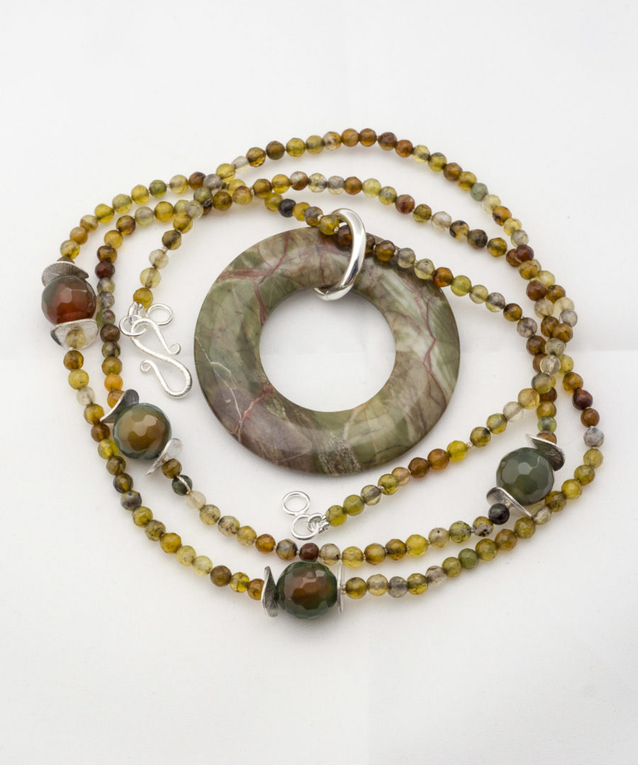 Colgante de Jaspe de Arandela verdes y terracota.