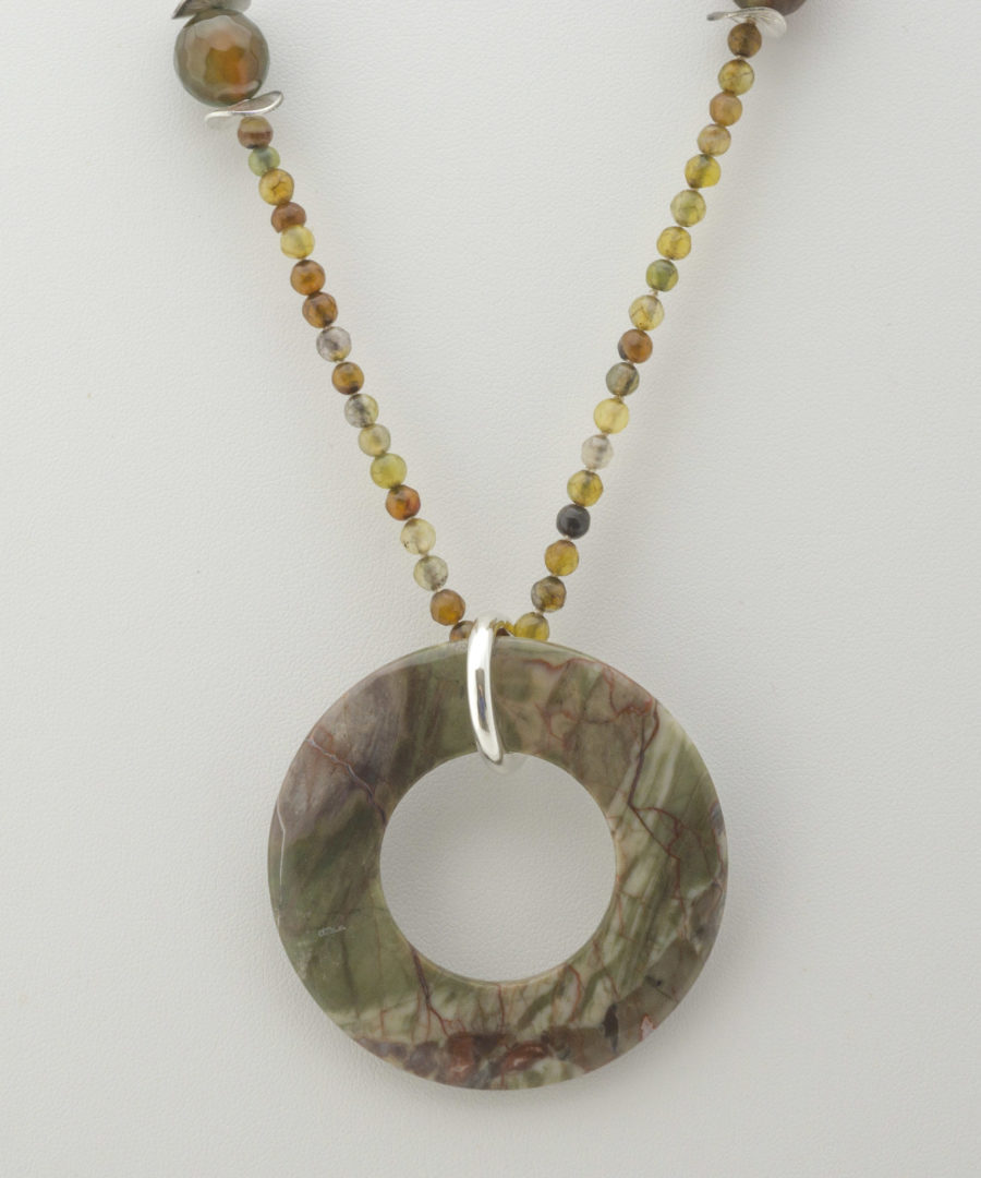 Colgante de Jaspe de Arandela verdes y terracota.
