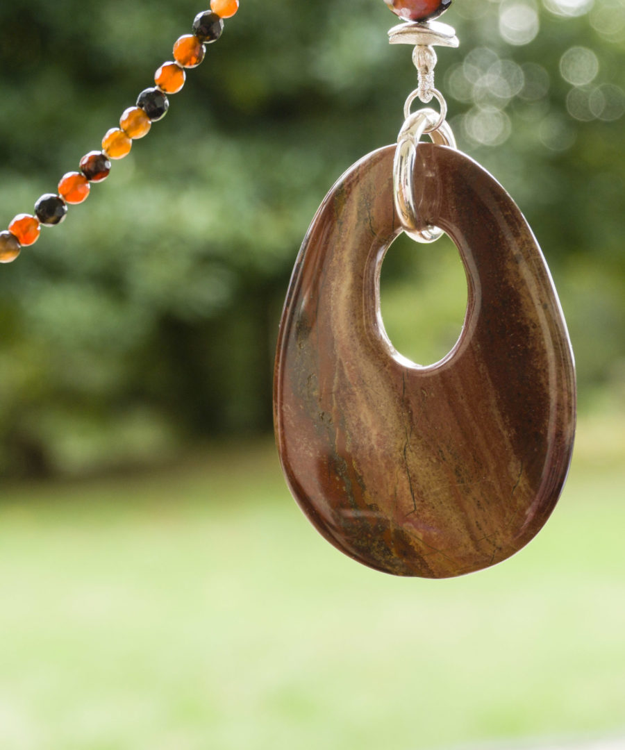 Colgante de Jaspe Ovalado Terracota