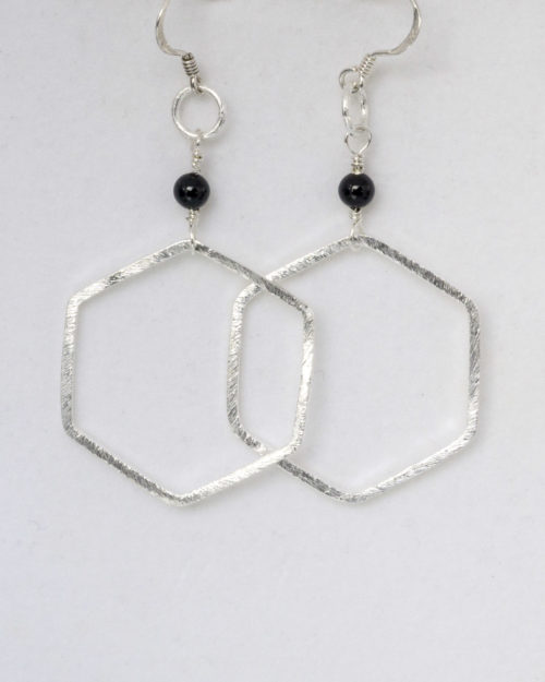 Pendientes con piedra de Ónix y hexágono de Plata