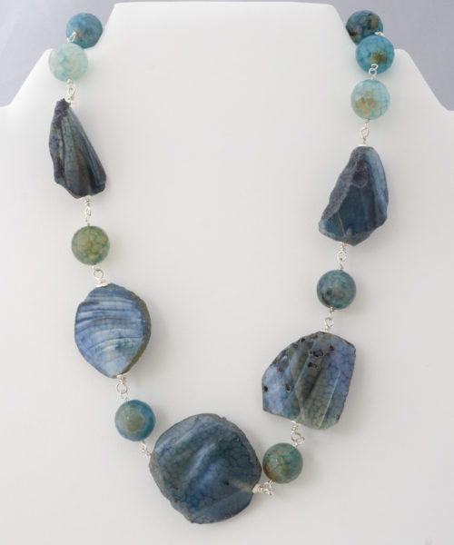 Collar corto con Ágatas azules