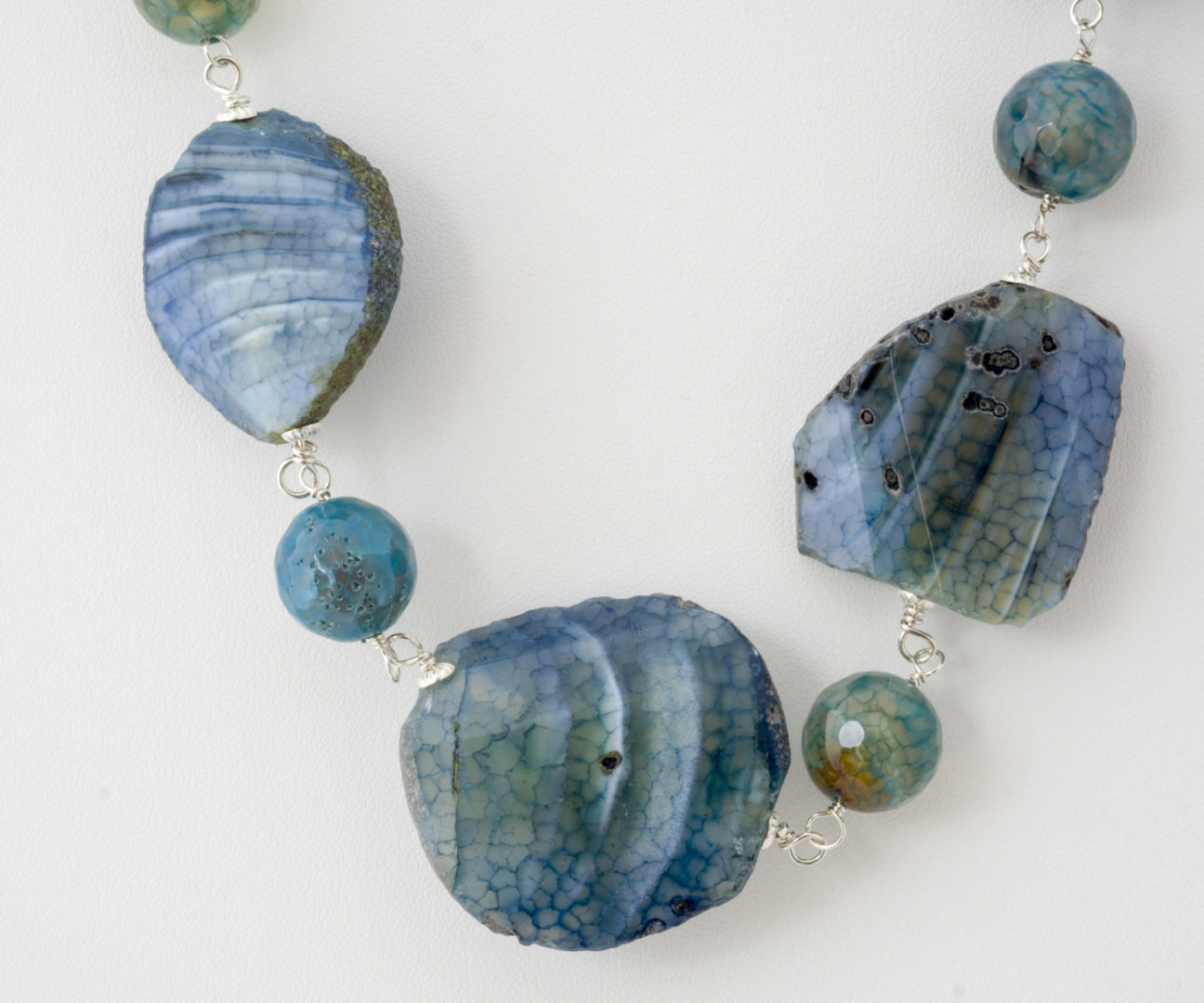 Collar corto con Ágatas azules