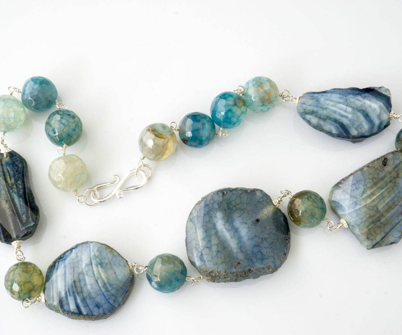 Collar corto con Ágatas azules