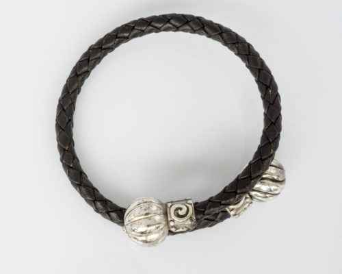 Pulsera Cuero trenzado negro y plata